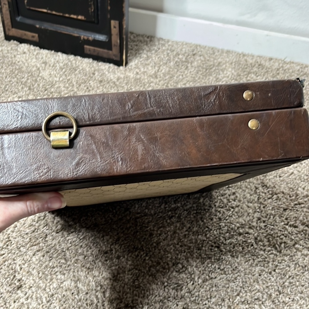 RARE VINTAGE BRIEFCASE with original keys - Picture 8 of 16